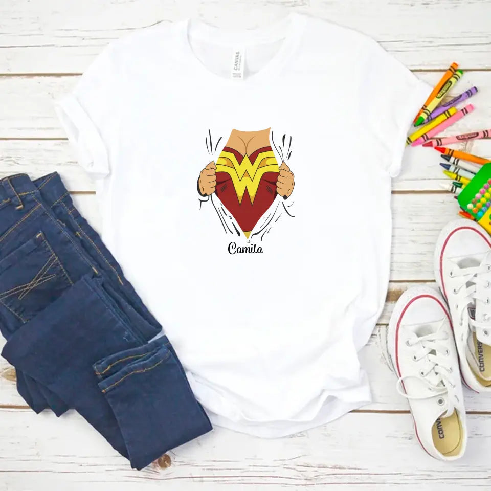 Para niño - Héroe femenina con camiseta