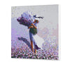 Una mujer en un campo floral (SC0806)