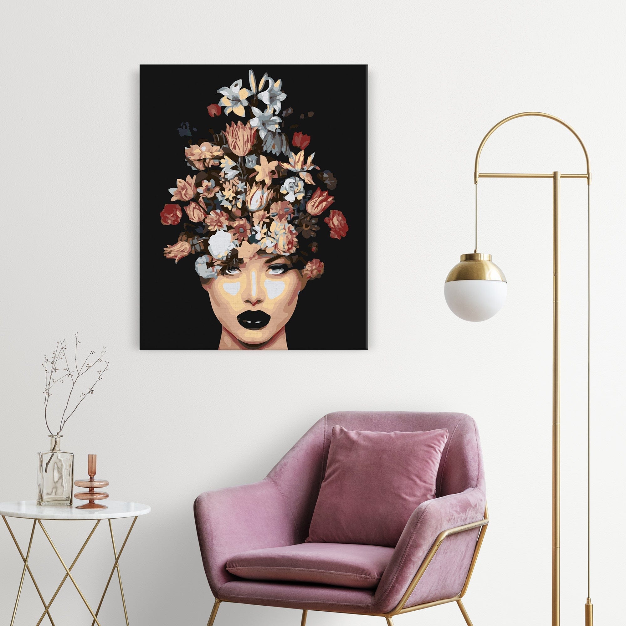 Una mujer con un peinado floral (SC0769)